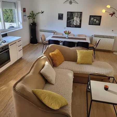 House With A Parking Space - 17533 Holiday home *