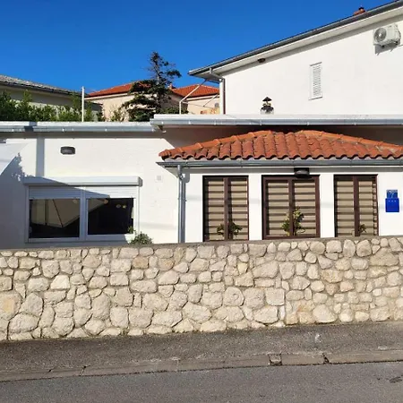 House With A Parking Space - 17533 * Novi Vinodolski