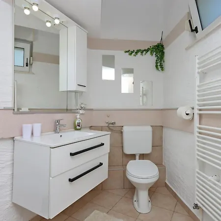 House With A Parking Space - 17533 Holiday home Novi Vinodolski