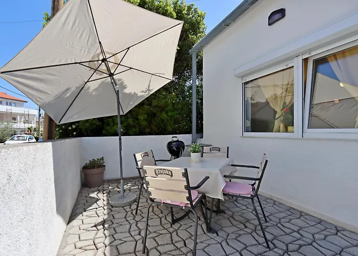 House With A Parking Space - 17533 Feriehus
